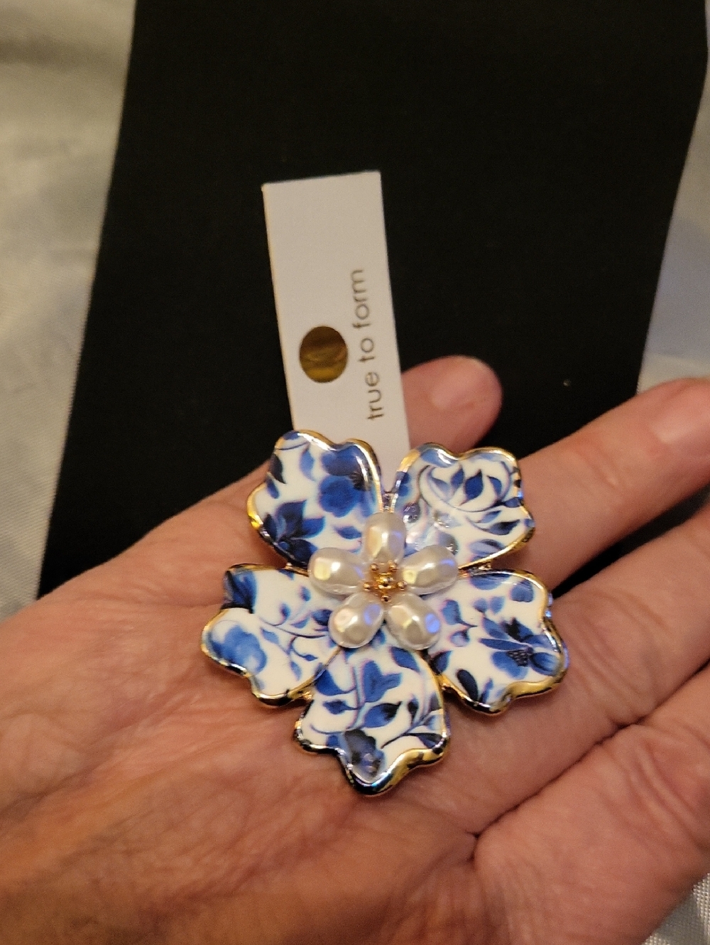 True To Form Blue & White Floral Pearl Center Flower Ring 8 Bnwt Te tr tL